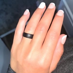 Black silicone rings for men and women Sizes 5-13